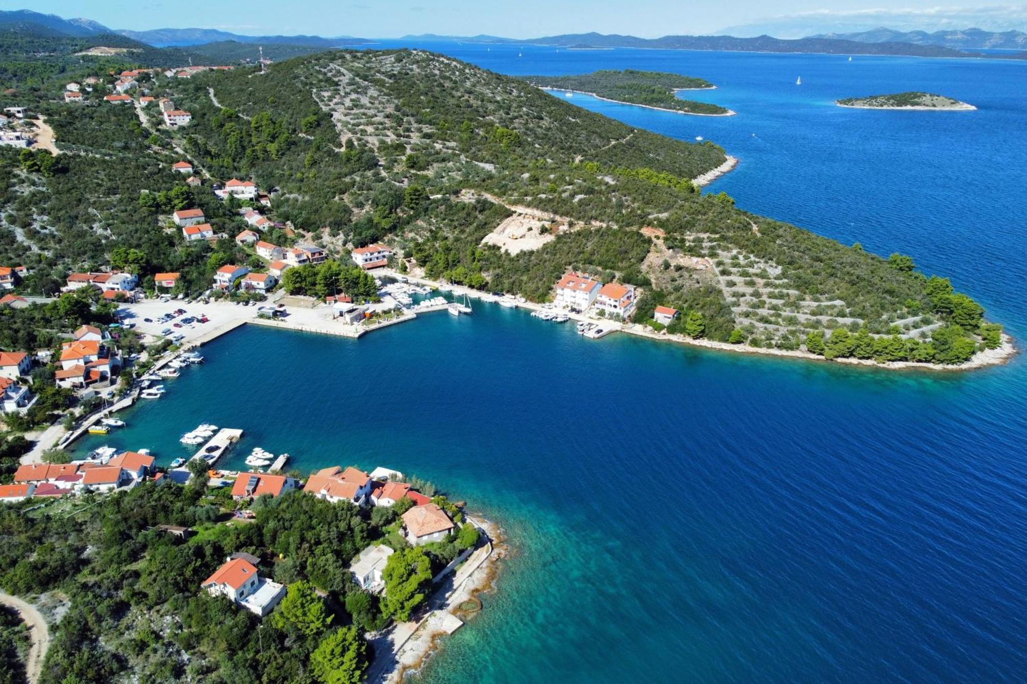 Apartments And Rooms By The Sea Zaglav, Dugi Otok - 8144 Sali Exterior photo